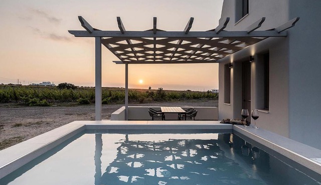 MelivOia - Sunset Jacuzzi Villas