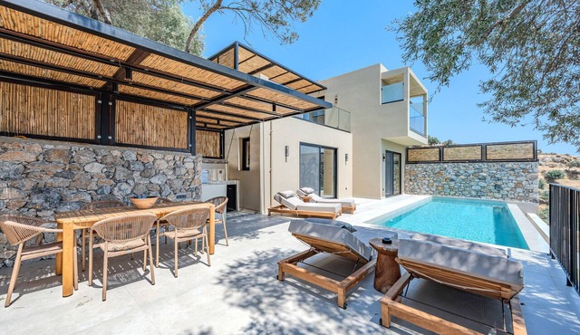 Metatulia Villa 8 – Private Pool, Jacuzzi & Views in Plakias