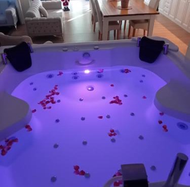 Meteora Grande luxury suite & spa villa