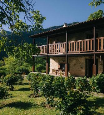 Meteora Mountain Stonehouse with Private Garden