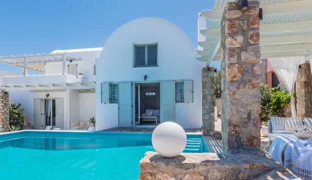 Michaela Residence by Fantasia Villas in Akrotiri