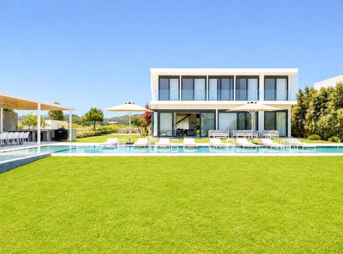 Miguel Luxury Beach Front Villa