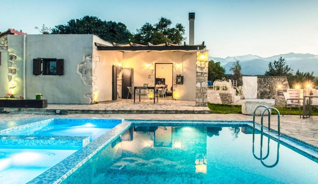 Minos Villa