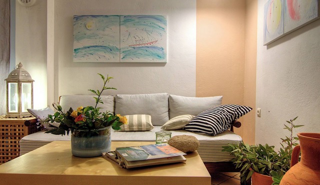 Mitos Villa - Homes of Art