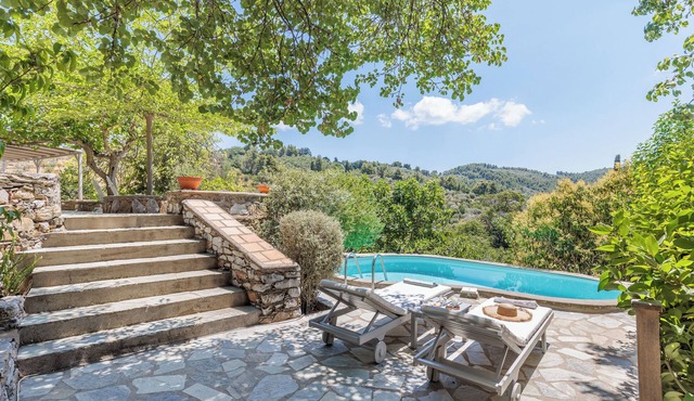 MULBERRY TREE COTTAGE With Private Pool And Valley Views (1 Bedroom, Sleeps 4) in Ellada