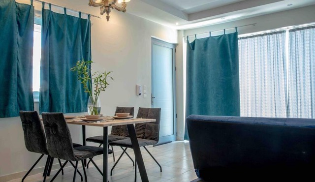 MUSES LUXURY APARTMENTS SEA VIEW in Loutra Oraias Elenis