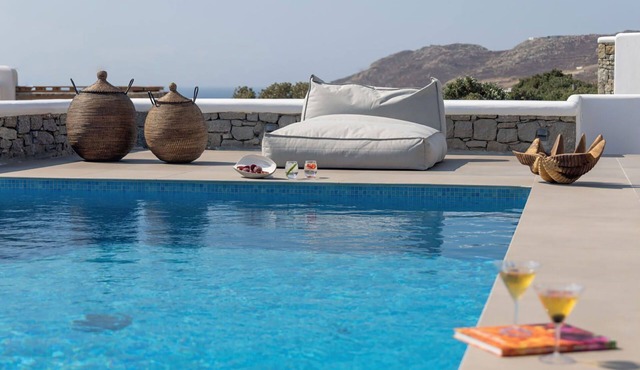 My Rental Homes - Villa Mati with pool, Jacuzzi bathtub, sea view in Kalafatis