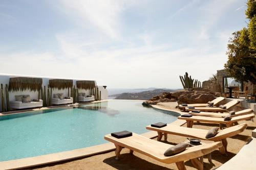 Myconian Panoptis Escape, a member of Small Luxury Hotels of the World in Elia Beach