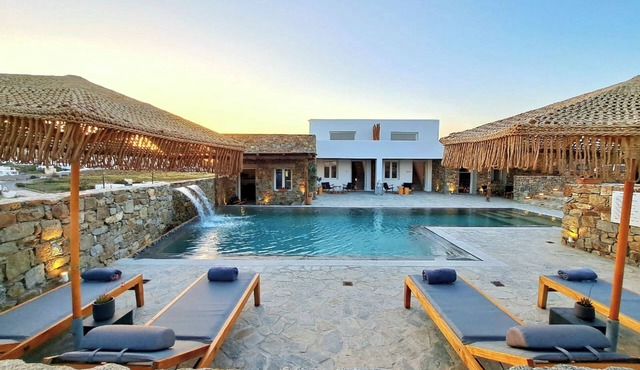 Mykonos Dot Art Homes - Signature Loft Two in Ano Mera
