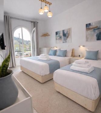 Navy Studio by likeyourhome with Mountain View Balcony, Near Beach 1 km, Self Check-in