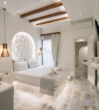 Naxos Petite Studios