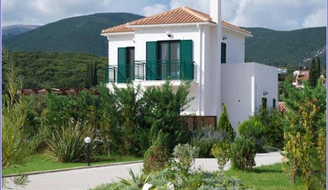 Nefeli (2 Bedrooms, Sleeps 4 upstairs)