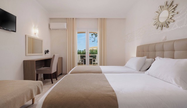 Nefeli Hotel
