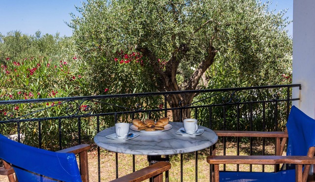 NEMOROSA self-catering cottages close to the beach in Alykes