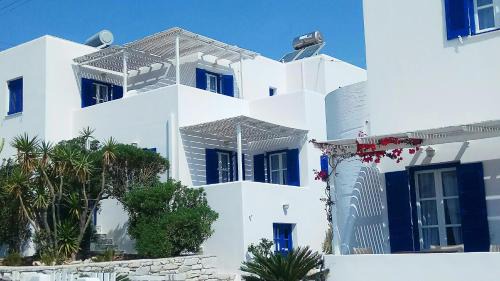 Nicos Studios & Apartments