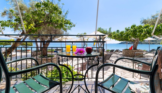 Nikiana Club - Studio 4 Apartment with Sea View & Wi-Fi