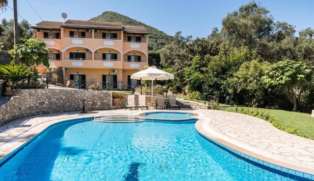 Nikiforos Apartments