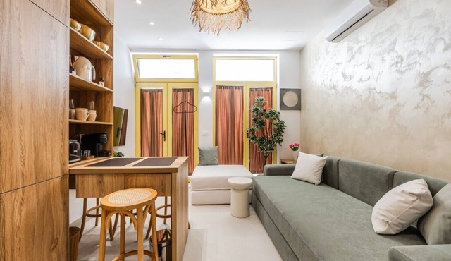 NooN Properties 1 | Beachside 1BR in Dhërmi by PikHost in Dhërmi