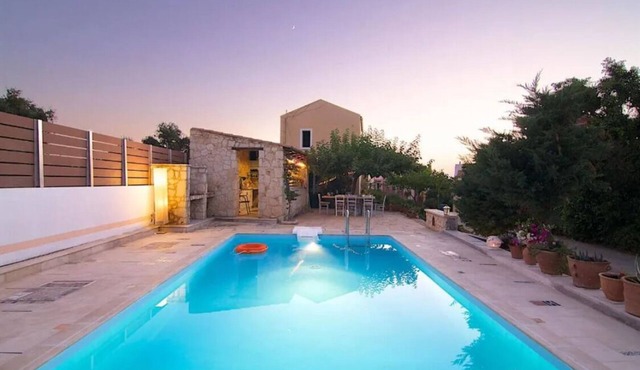 Notos Villa - Homes of Art