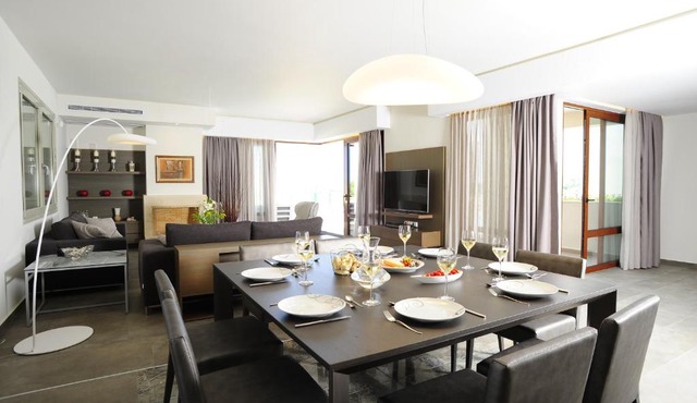 Oak Tree Villas