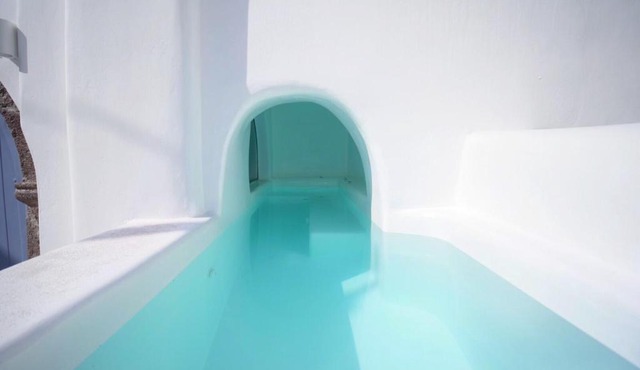 Oinos Luxury Suites in Foinikiá