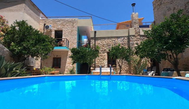 Old Olive Mill Maroulas - Bed and Breakfast