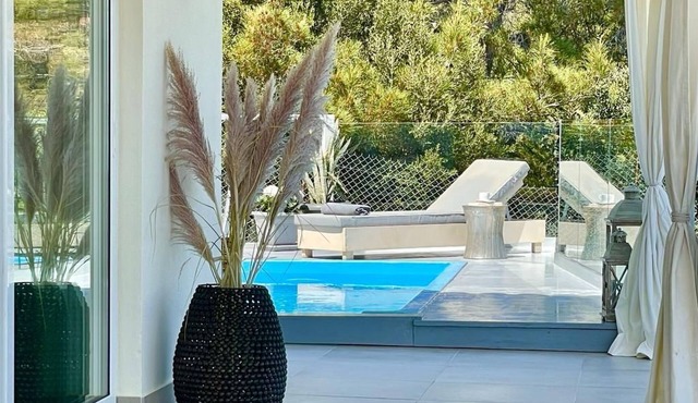 "Olive Green" mit Blick auf das Wasser by Interhome in Agios Nikolaos