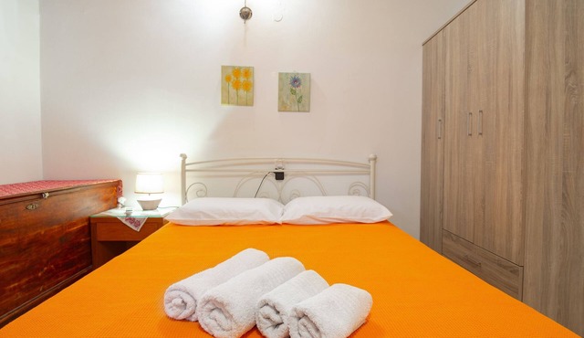 Olive Valley Traditional House in Limne