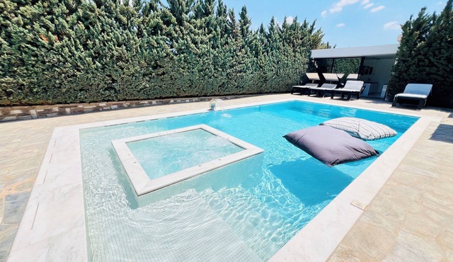 Olivujoj - Private Pool Villa with Detached Pool House & BBQ in Athenian Riviera