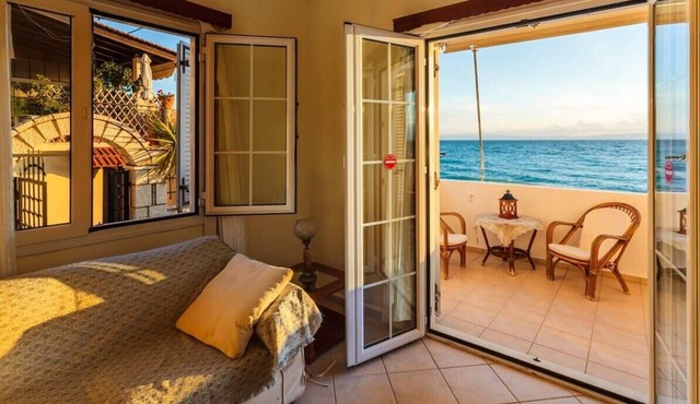 On the Beach - Akroyali Family Lodging