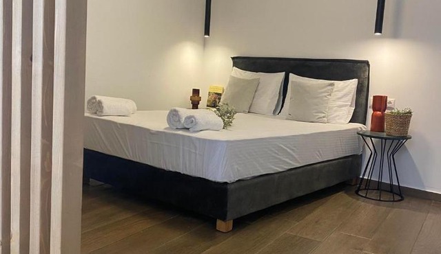 Oniropetra Luxury Suites in Minoa Pediada