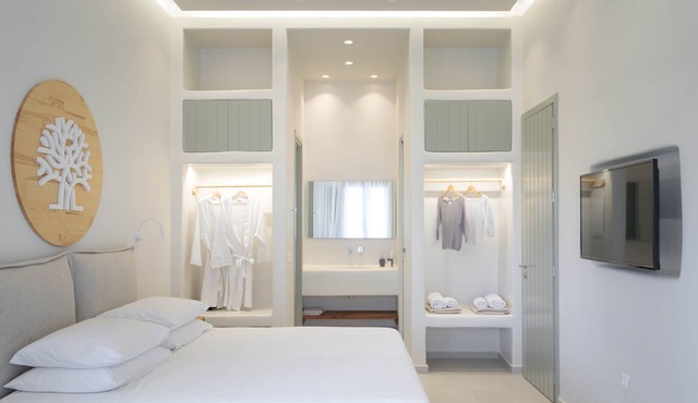 Open-plan suite garden view, steam shower, hot tub, communal pool, breakfast