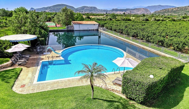 Orange Grove Villa (heated swimming pool + tennis court) in Nafplio