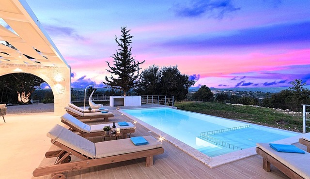 Orientem Villa Beheizter Pool by Interhome