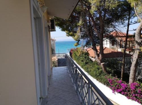Panos & Antzy Apartment