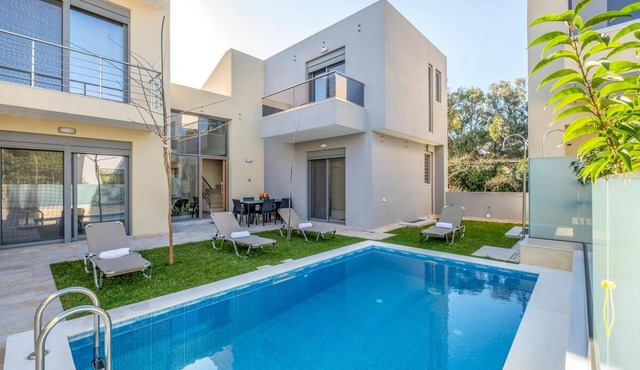 Park View and near the Sea Villa with Private Pool