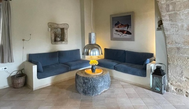 Particularly attractive and comfortable house in authentic Greek style with swimming pool in Faistos
