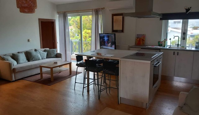 Pavlos Loft Apartment - Leontari Garden Escape in Pallini