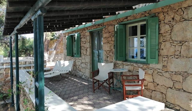PETRINO 1 - Traditional Lerian House
