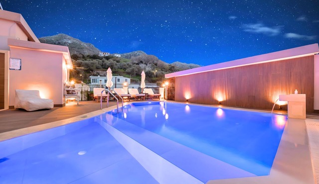 Petroktisto Luxury Villa Heated Pool & Jaccuzzi in Myriokefala