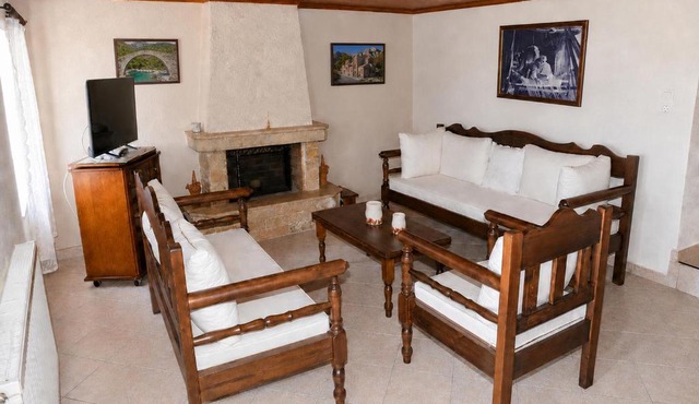 Pialeia Kalliston Villa
