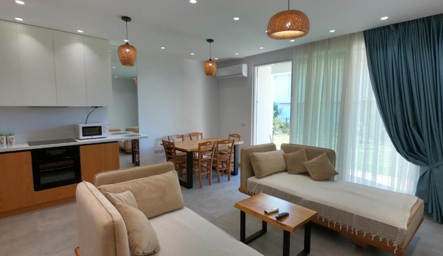 Pinegrove Apartment in Draç