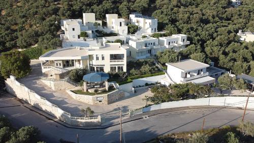 Polyrizos Hotel in Rodakino