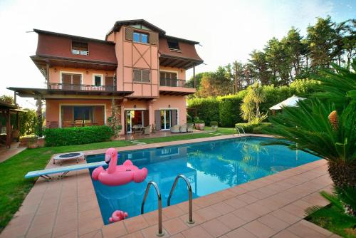 Pool Villa Desmira in Athens