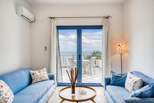 Popy's Beach House B1 in Kómi