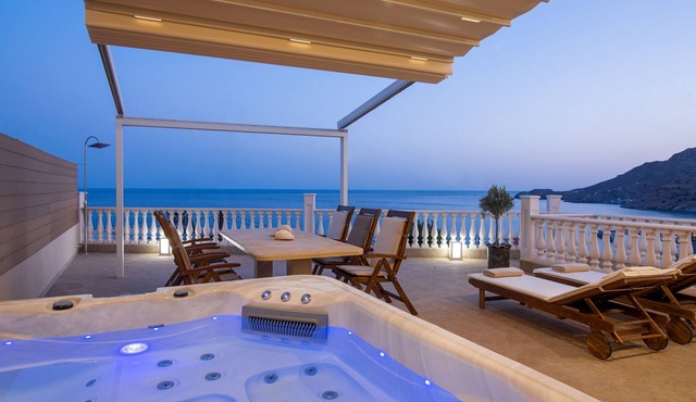 Posto Serene with Jacuzzi