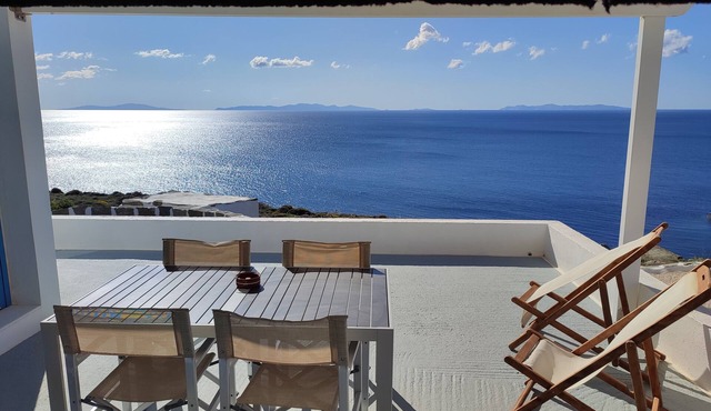 Quiet private house with Sea view