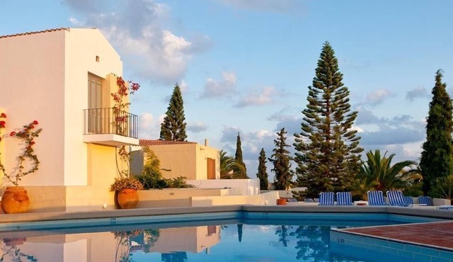 R 1185 Fiona Standard Villa - With Garden View / Sea View & Buffet Breakfast and Dinner included in Koutouloufari