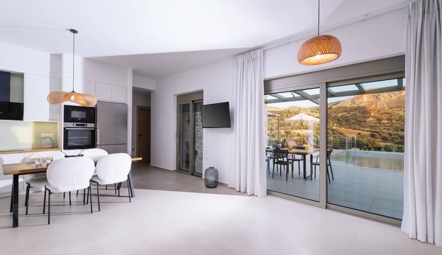 Ramo Dolivo Villa With Private Pool in Faistos