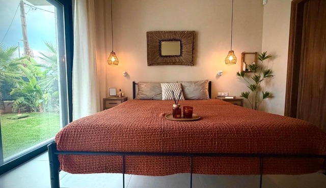 Rastoni 1 Sea View Suite with shared pool in Melission